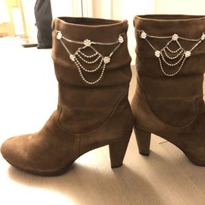 extendable ankle boots brown